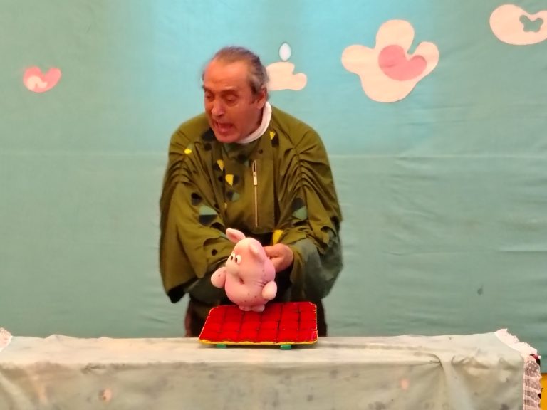 Сцени от спектакъла Мечо Пух (5)