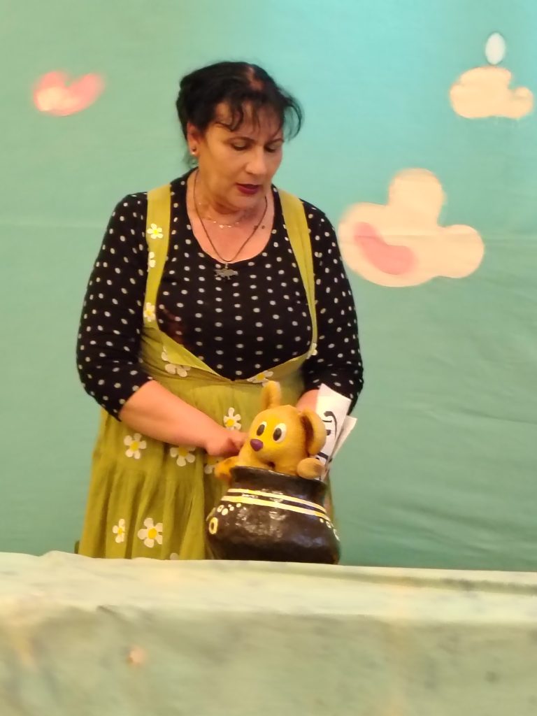Сцени от спектакъла Мечо Пух (6)